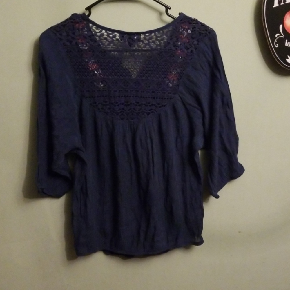 Shirt - Picture 3 of 4